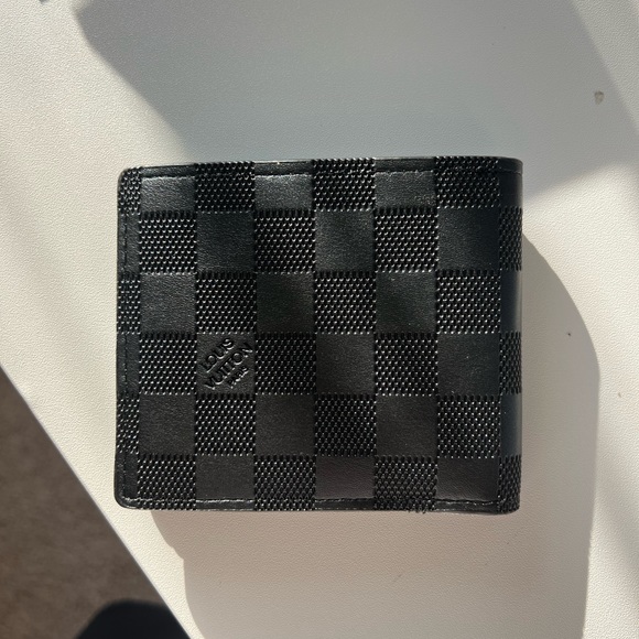 Black men’s wallet - Picture 3 of 6